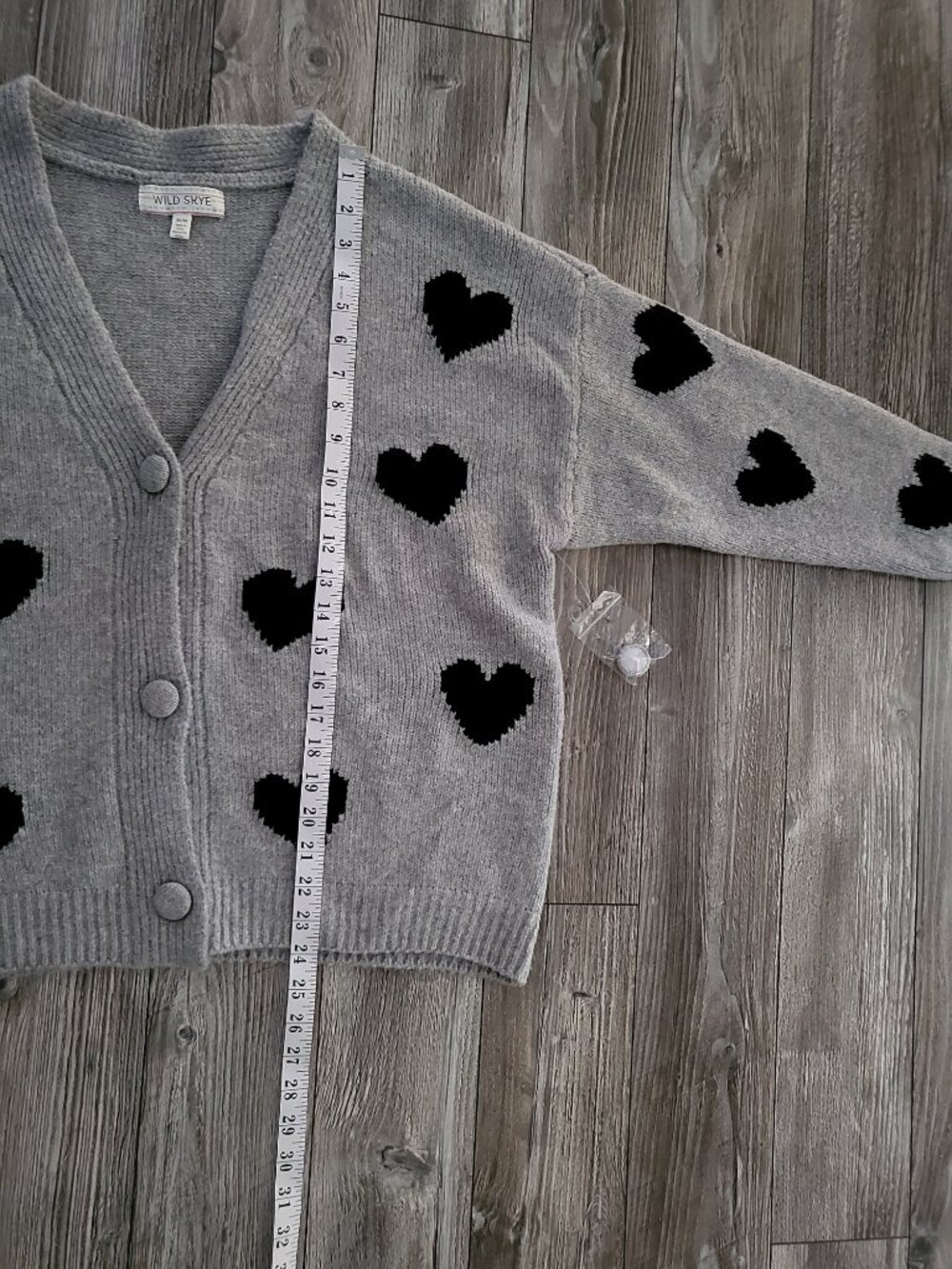 Wild Skye Gray Oversized Heart Cardigan Knit Button Up Sweater Medium NWOT - Picture 3 of 12